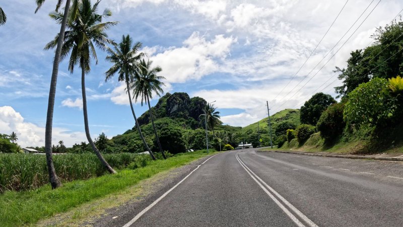 photo005-2100px-Fiji-Road-Trip-Driving-from-Ba-to-Rakiraki-on-the-Island-of-Viti-Levu