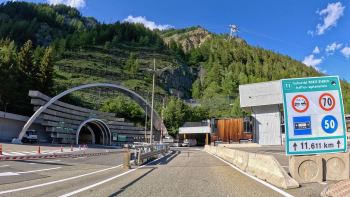 Mont-Blanc-Tunnel- Mont-Blanc-Tunnel-