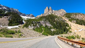 Scenic Drive through the Cascade Mountains in Washington, USA