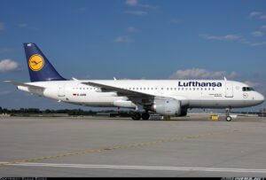 Lufthansa Airbus A320-200 D-AIPB